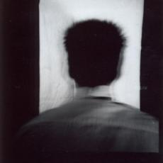 Autoportrait, dos, tirage, sténopé, 2001.